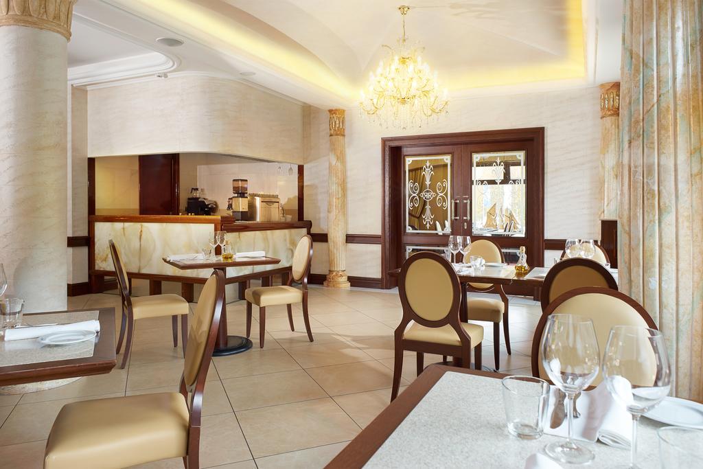 Hotel Retro Riverside Wellness 5*