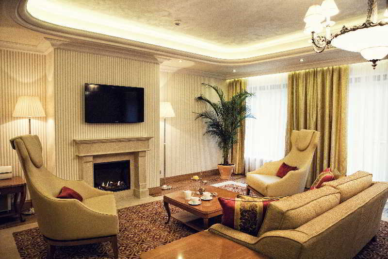 Retro Riverside Wellness Отель Карловы Вары