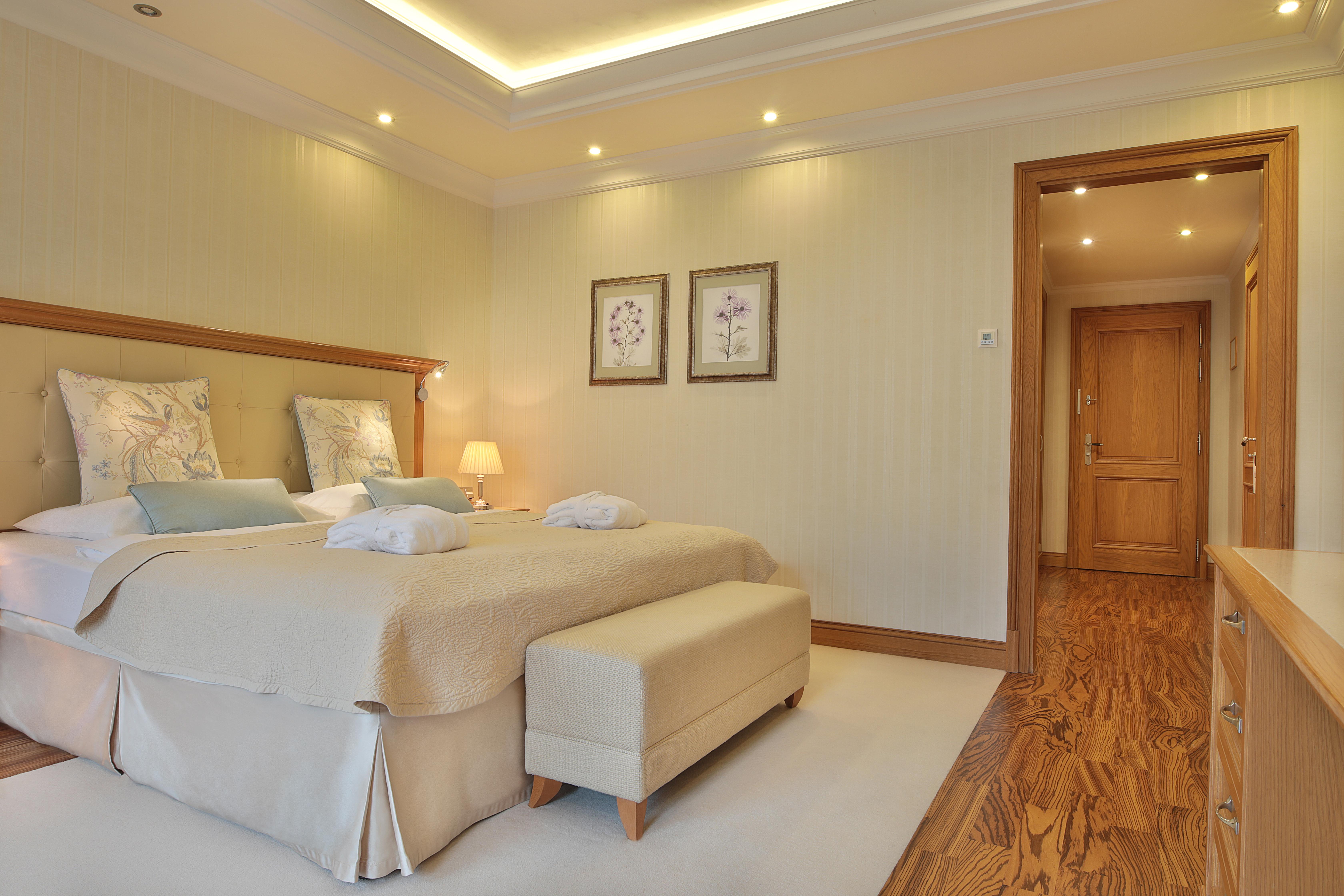 Отель Retro Riverside Wellness 5*