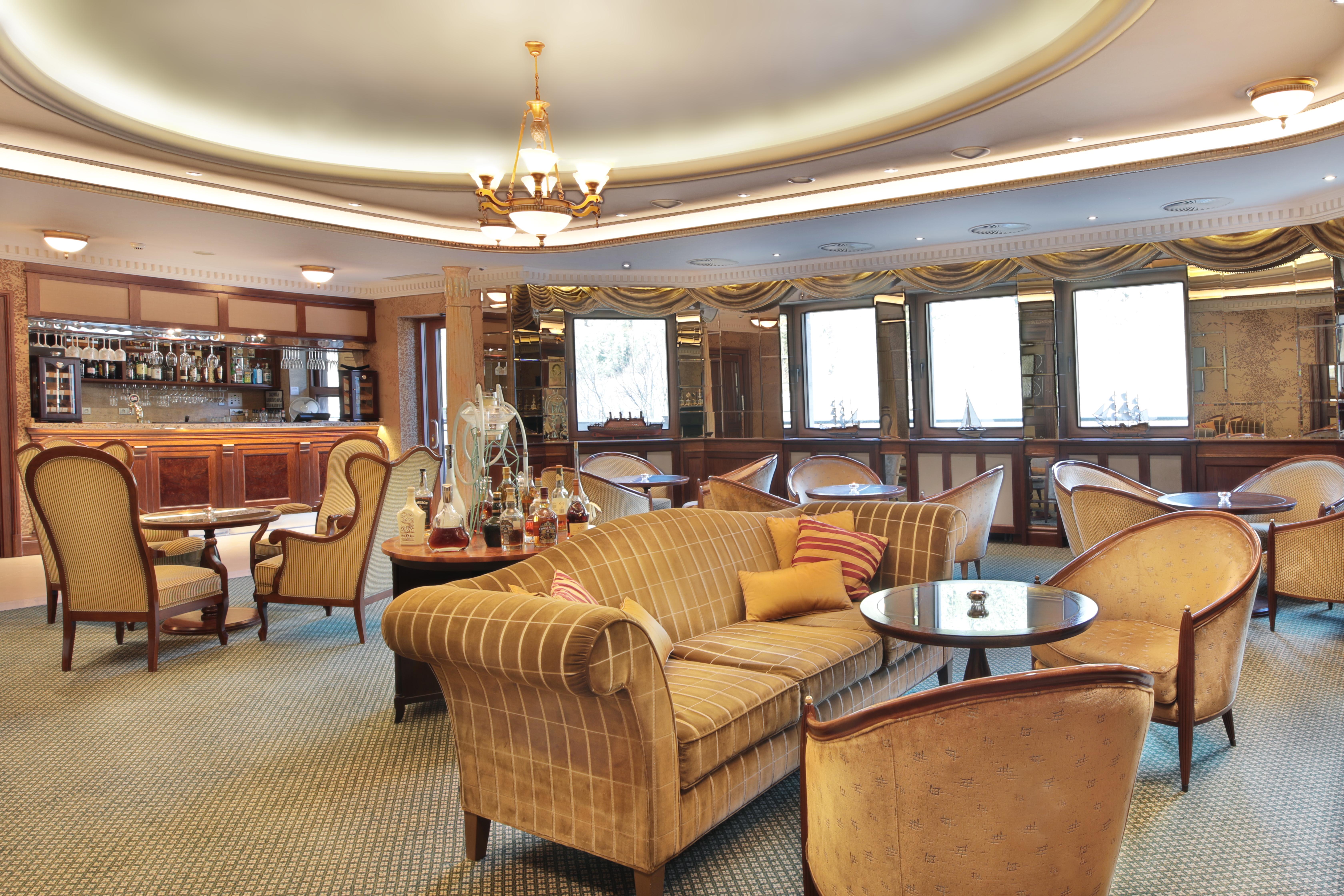 Retro Riverside Wellness 5*