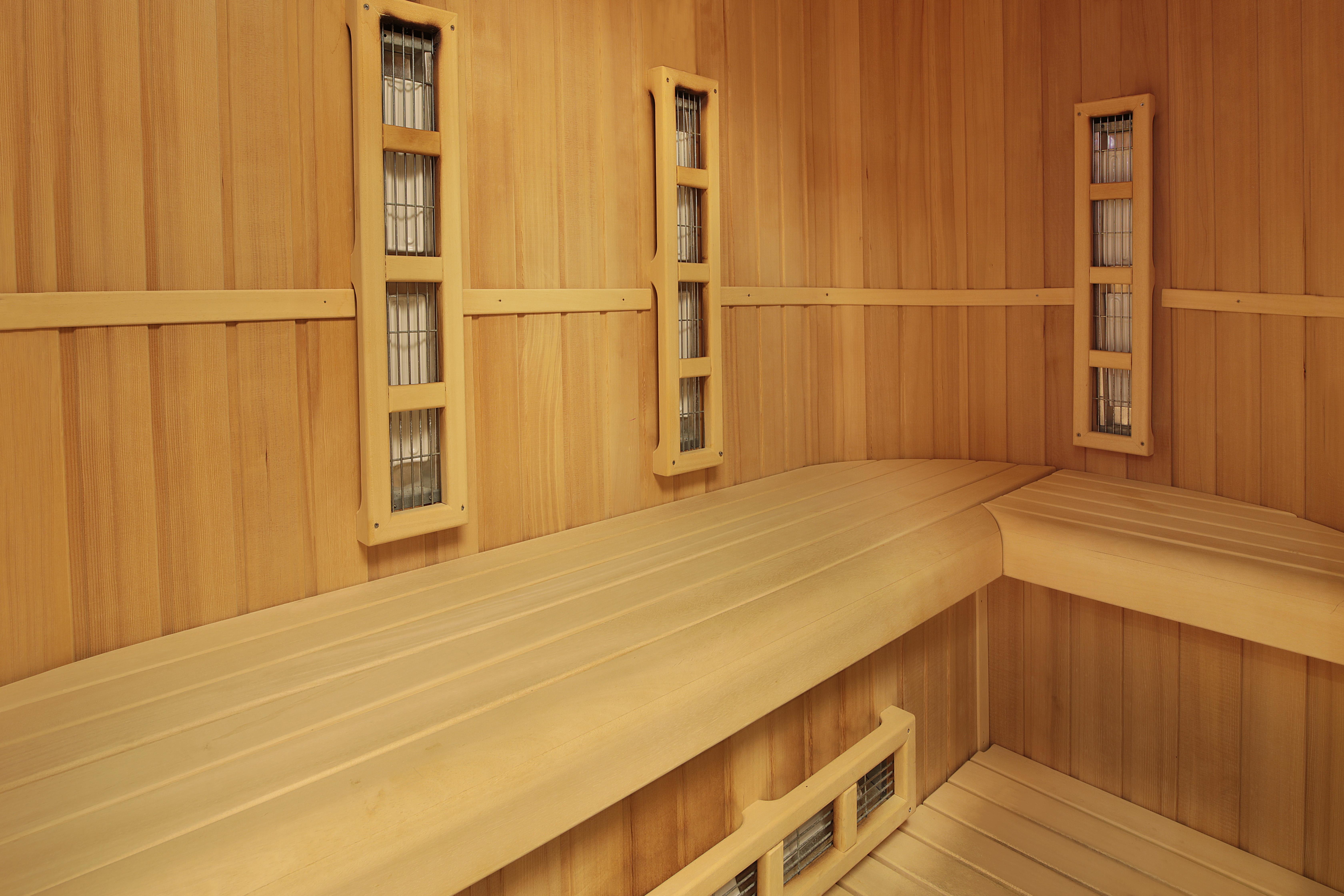 Retro Riverside Wellness Отель Карловы Вары